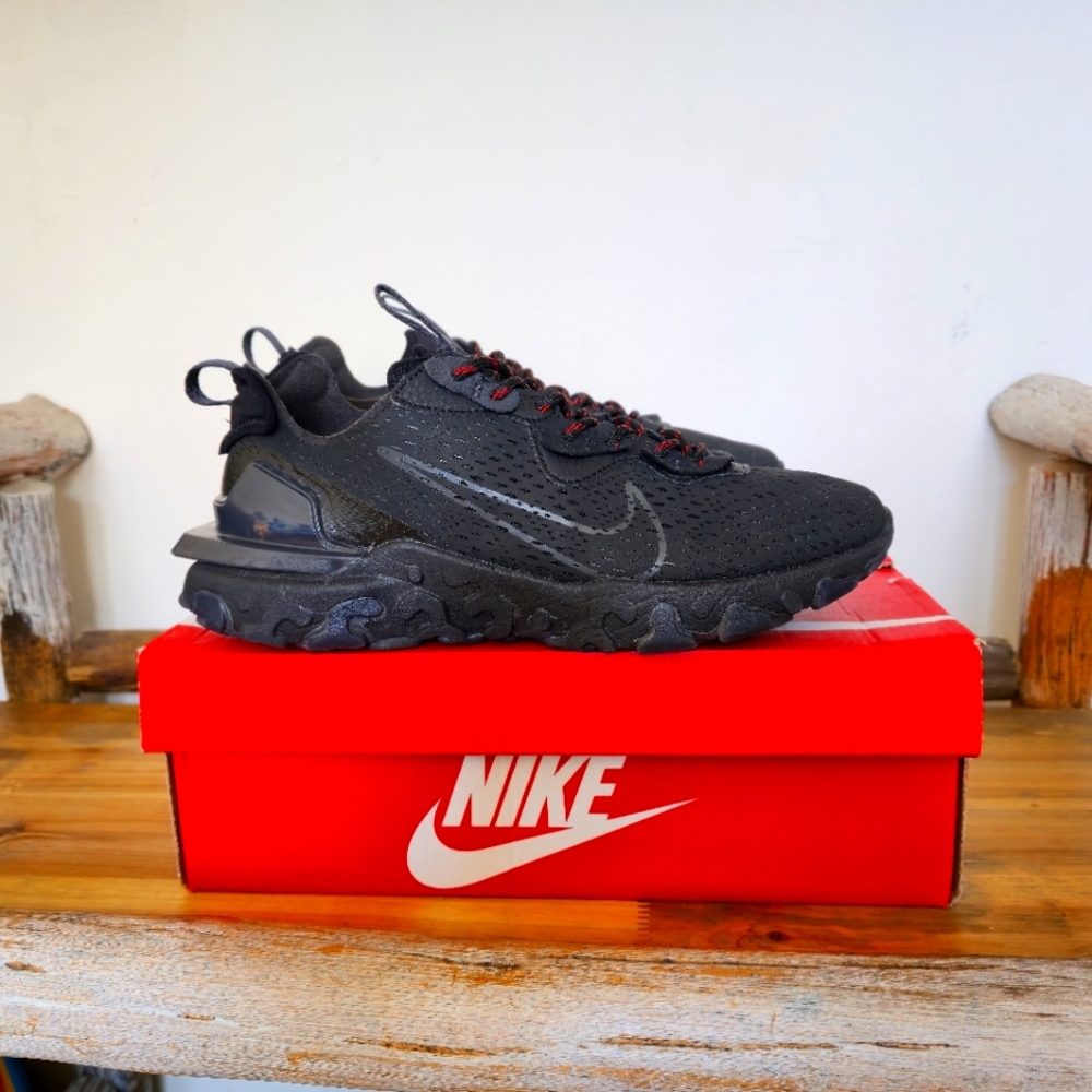 Nike React Vision Triple Black Sneakers | Men’s 10.5 | Like New